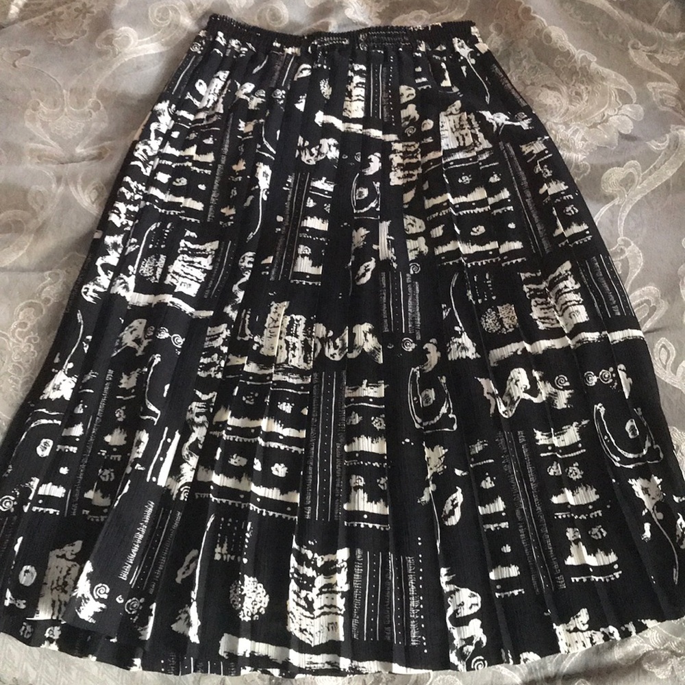 Black and white pleated skirt